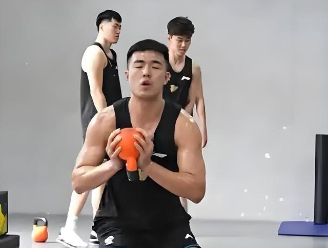 化的张文逸