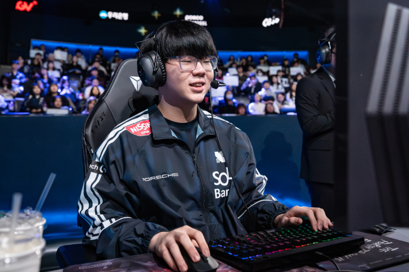 手这个噱头, AA 手这个噱头, AA