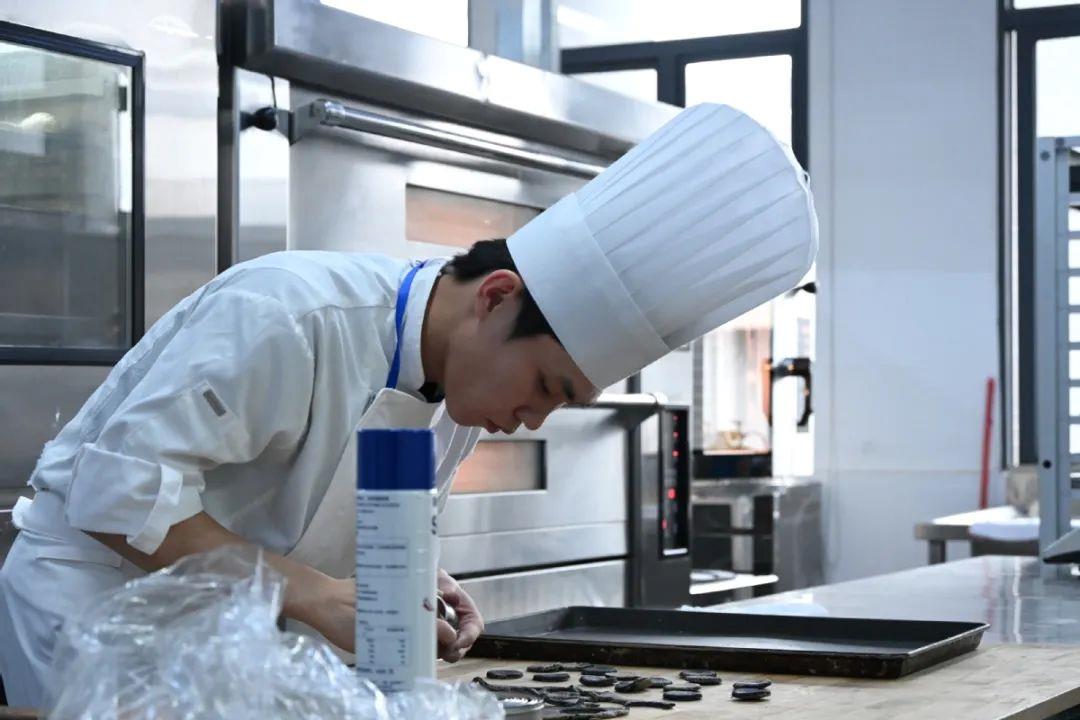 都不太愿意, stron 都不太愿意, stron