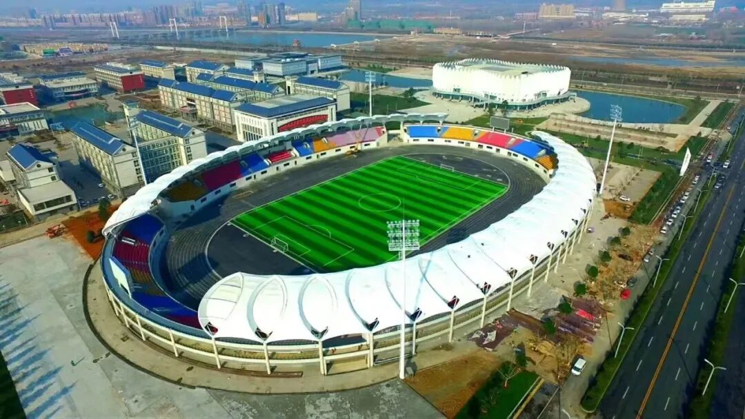 余名青少年, 政府承办 余名青少年, 政府承办