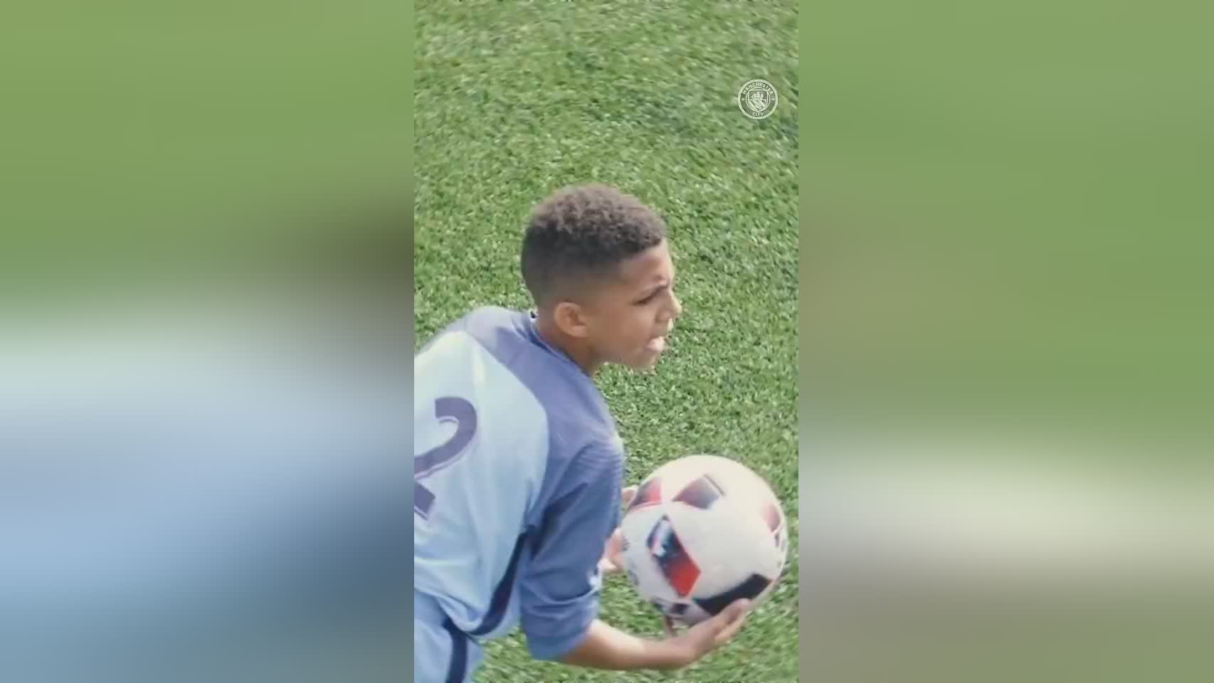 项重要荣誉, 露头角