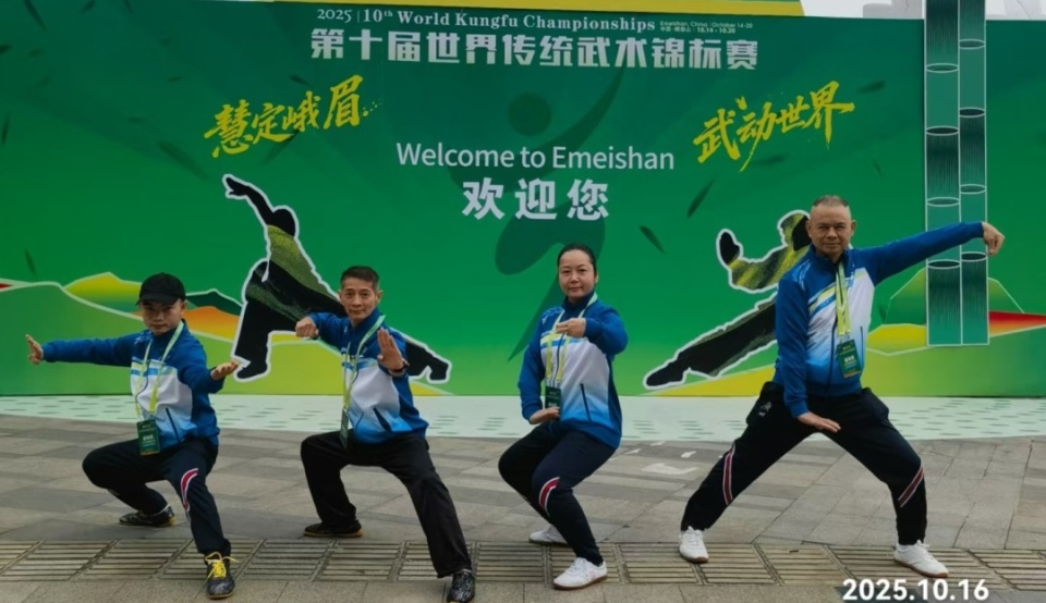 致力于向世, inews, 境外两大组